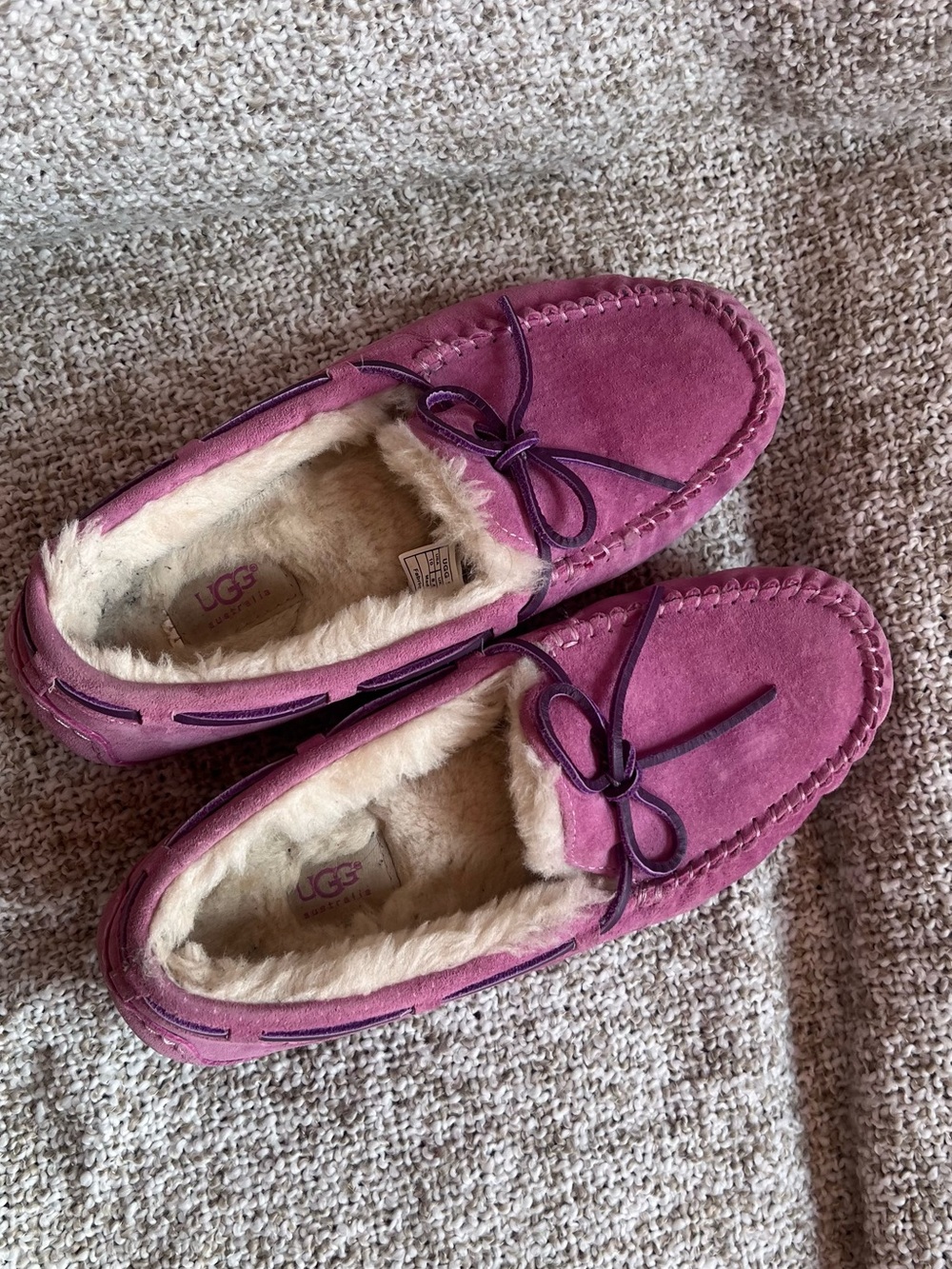 Women’s 10 UGG  Magenta Suede Shearling-Lined Moccasins